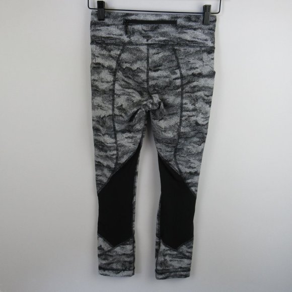 Lululemon Pace Rival Crop 19" Power Luxtreme Suited Jacquard Black White sz 4 - Picture 2 of 9